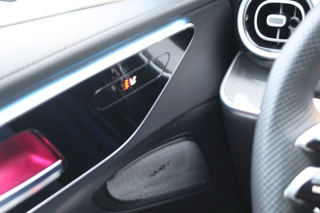 Mercedes-Benz C 300 2025