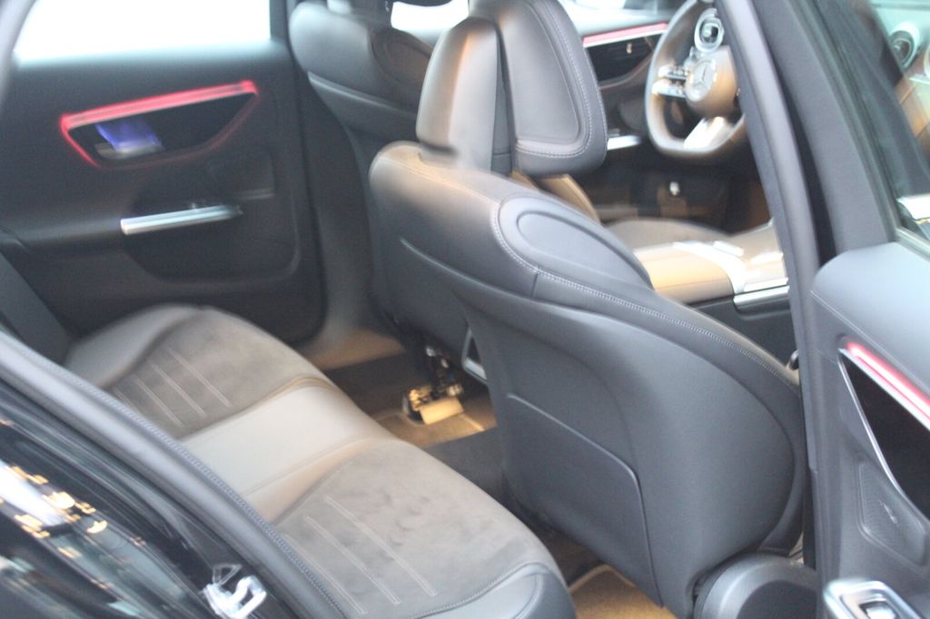 Mercedes-Benz C 300 2025