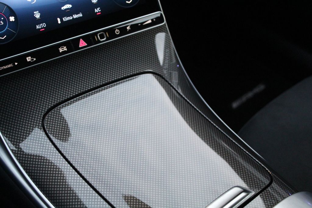 Mercedes-Benz C 300 2025