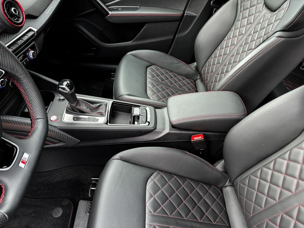 Audi SQ2 2025