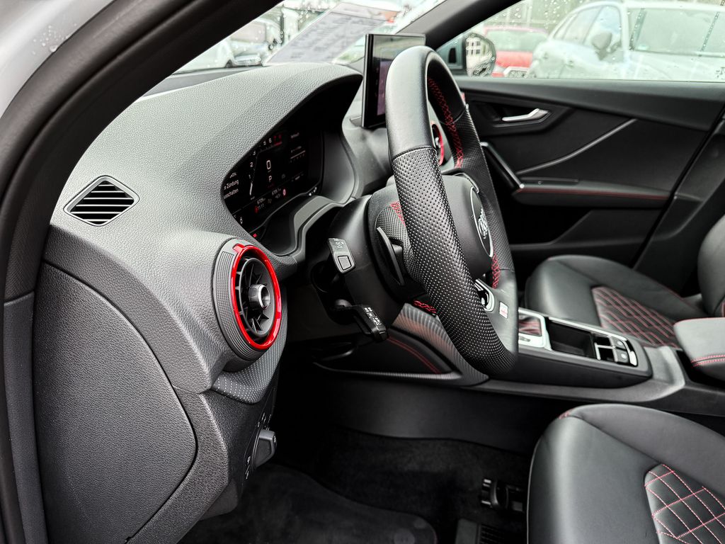 Audi SQ2 2025