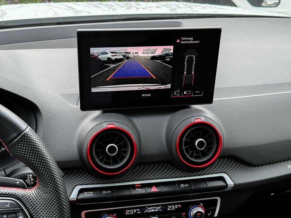 Audi SQ2 2025