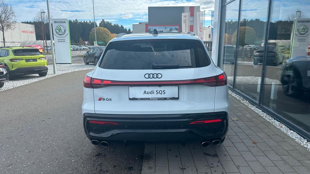 Audi SQ5 2025