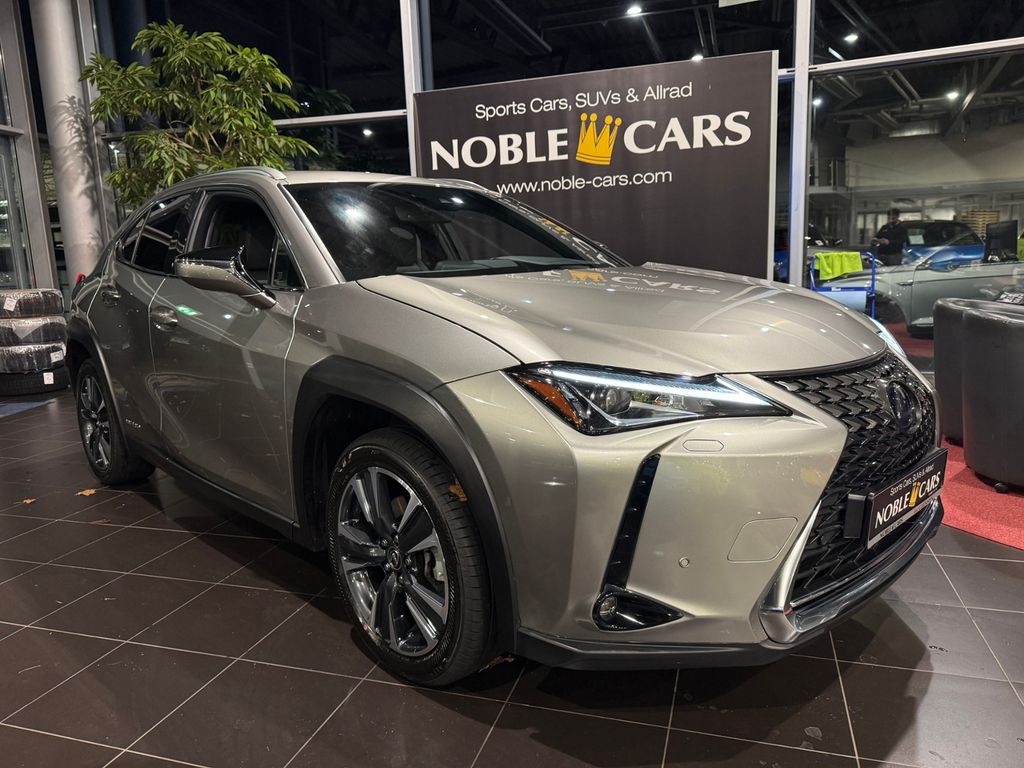 Lexus UX 2021
