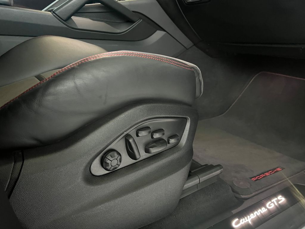 Porsche Cayenne 2022