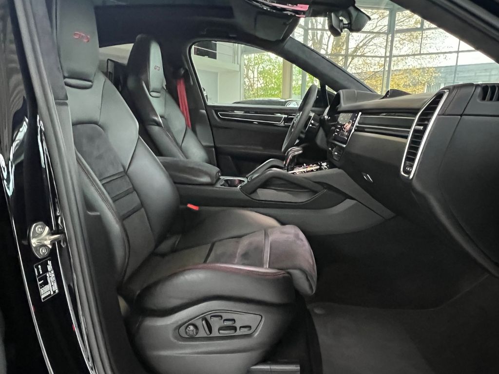 Porsche Cayenne 2022