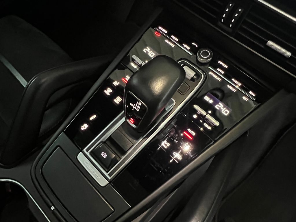 Porsche Cayenne 2022