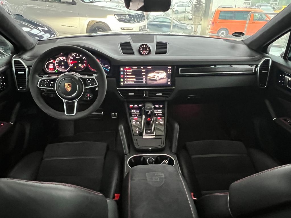 Porsche Cayenne 2022