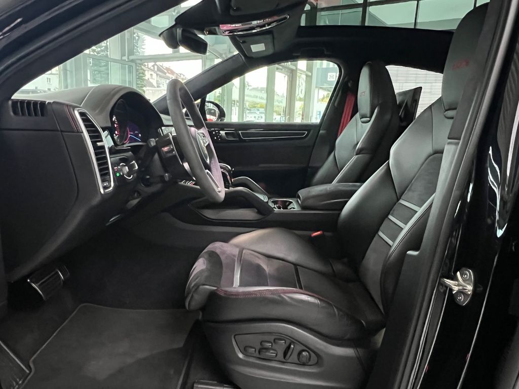 Porsche Cayenne 2022