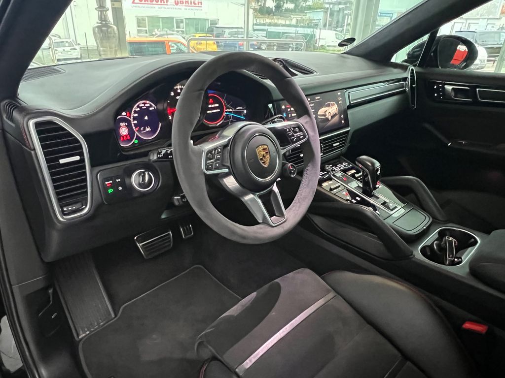 Porsche Cayenne 2022