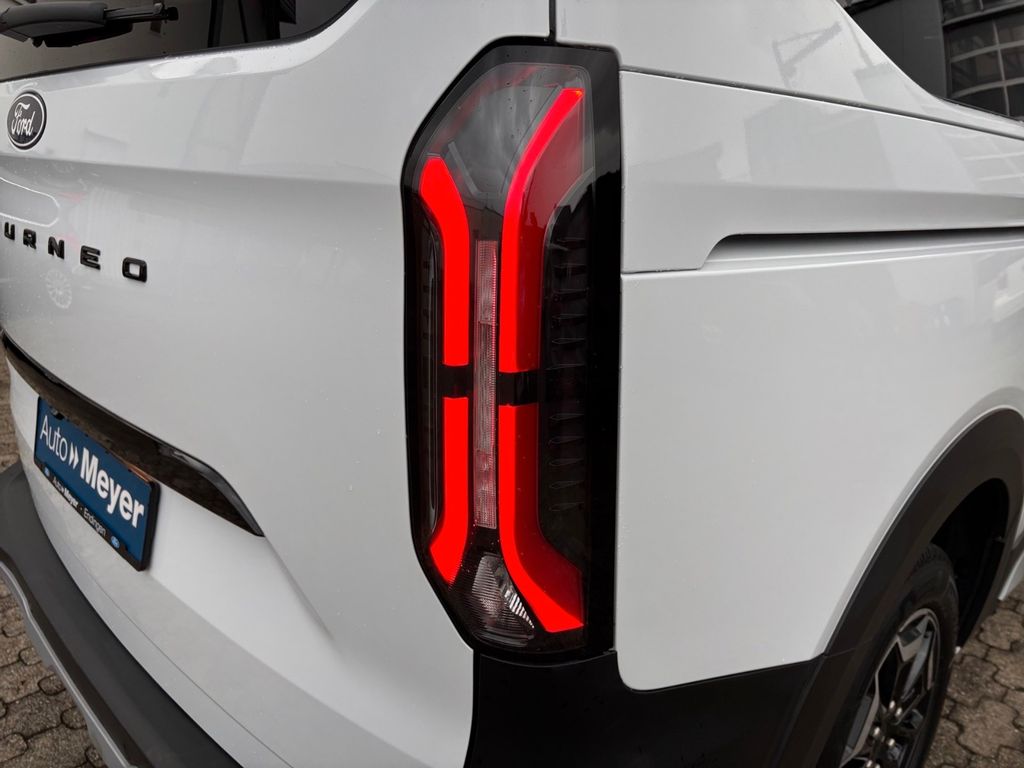 Ford Tourneo Custom 2025