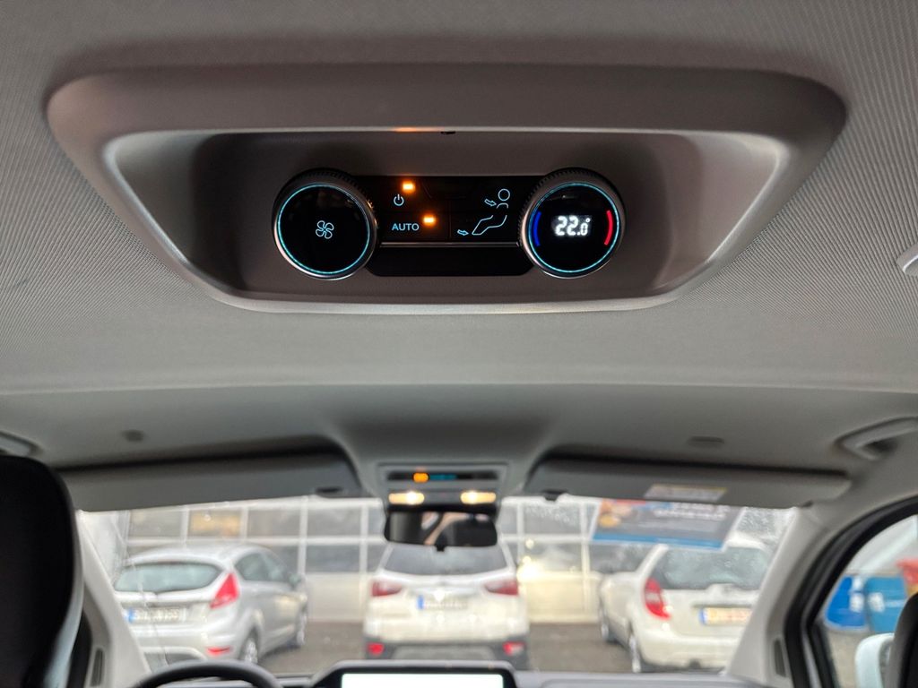 Ford Tourneo Custom 2025