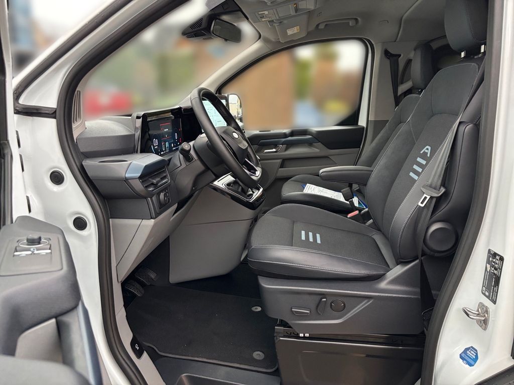 Ford Tourneo Custom 2025