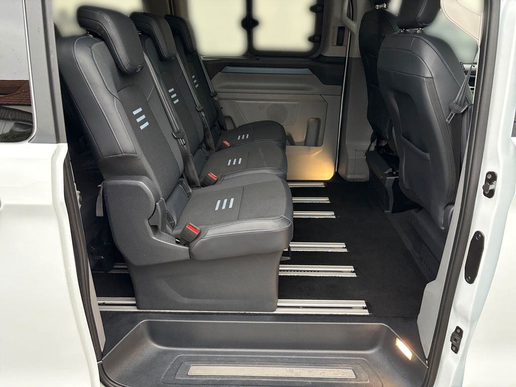 Ford Tourneo Custom 2025