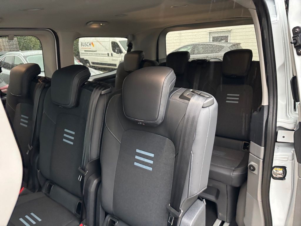 Ford Tourneo Custom 2025