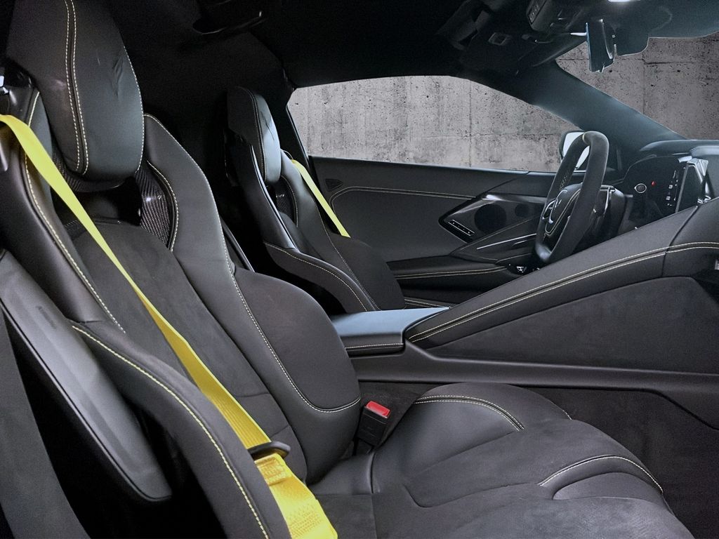 Corvette C8 2025