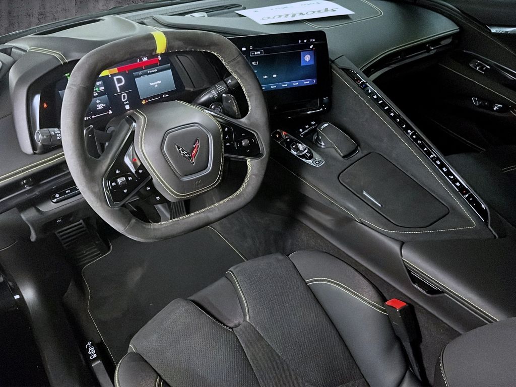 Corvette C8 2025