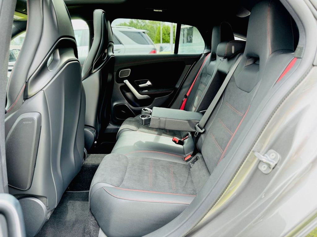 Mercedes-Benz CLA 35 AMG 2023