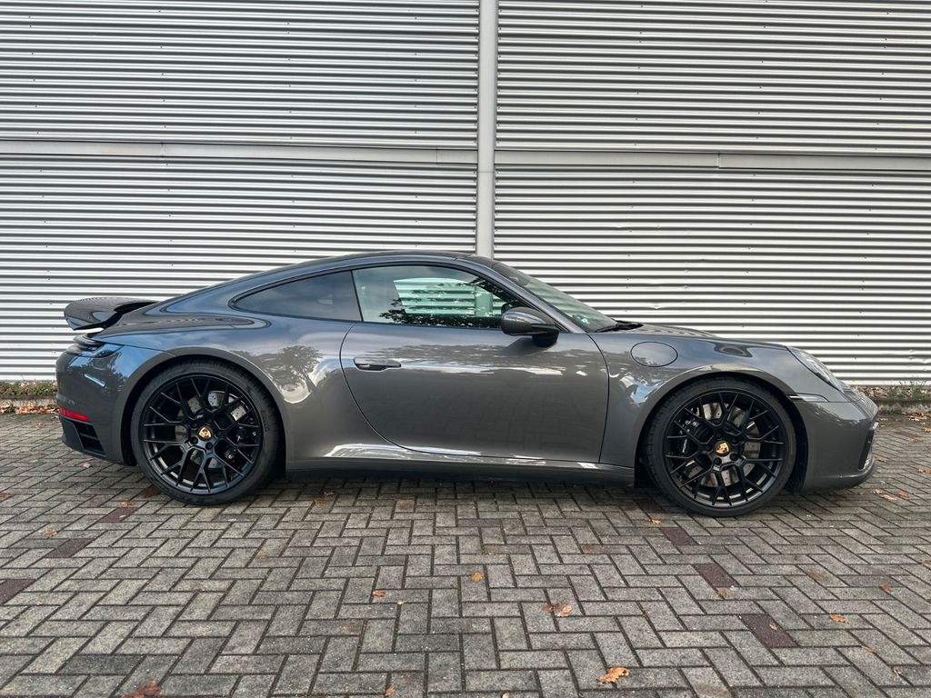 Porsche 992 2023