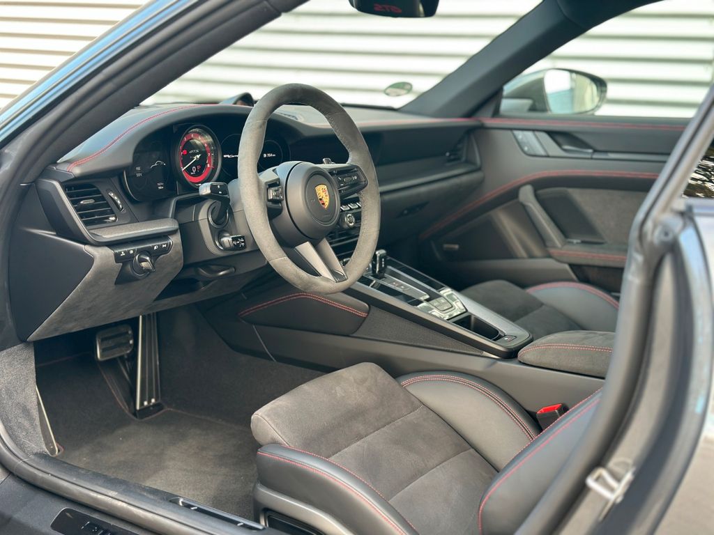 Porsche 992 2023
