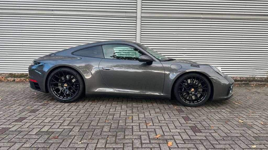 Porsche 992 2023
