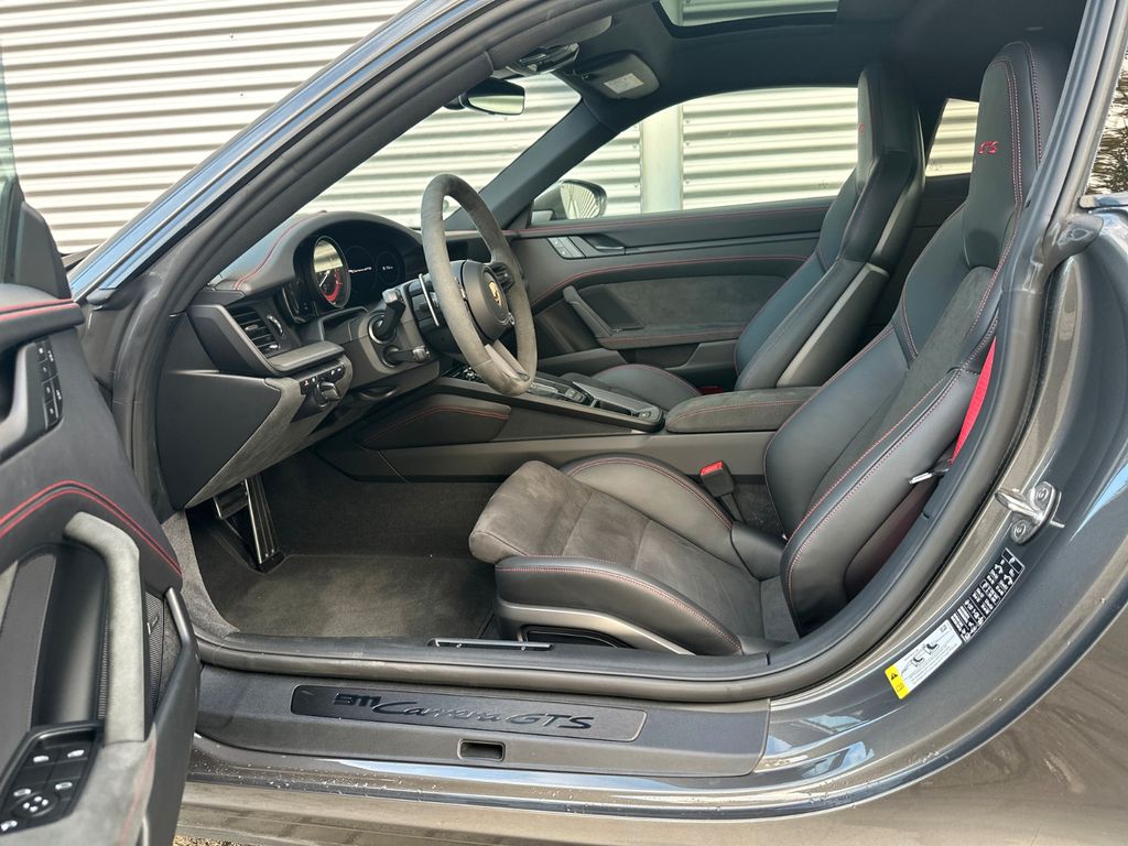 Porsche 992 2023