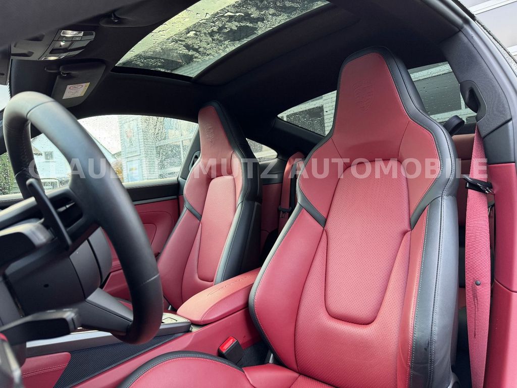 Porsche 992 2025