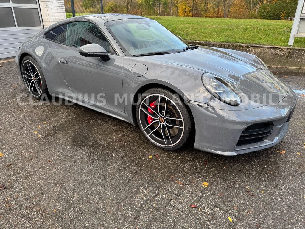 Porsche 992 2025