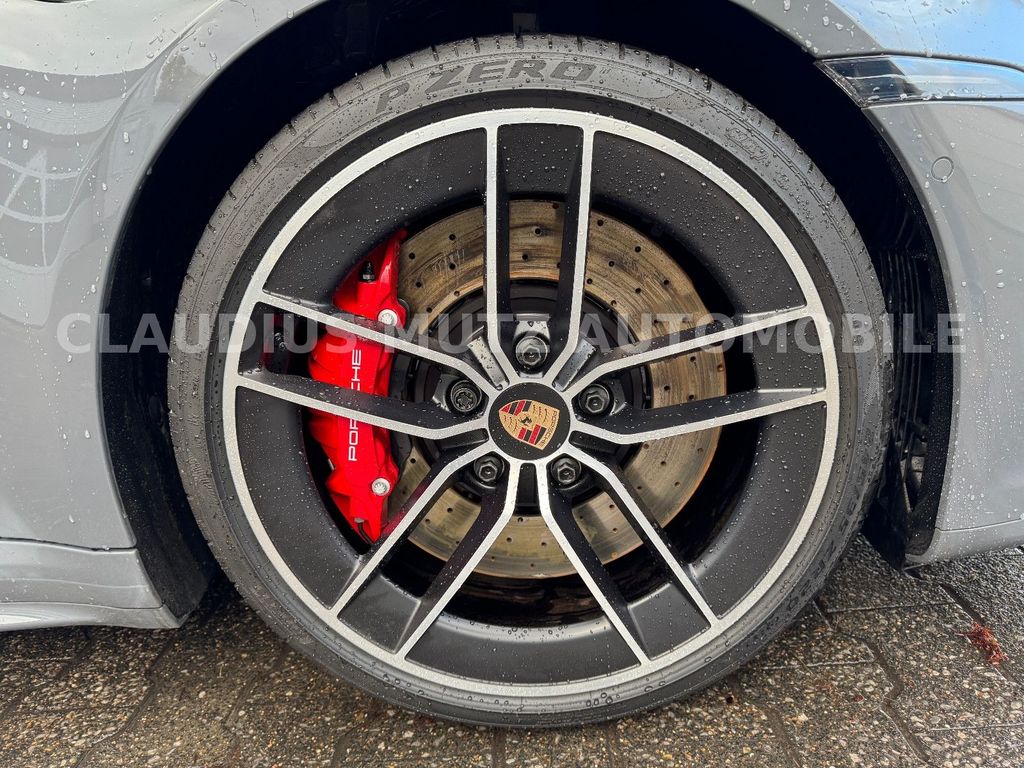 Porsche 992 2025