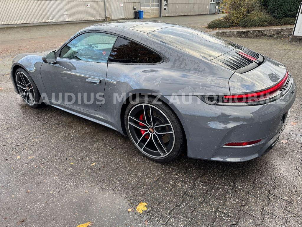 Porsche 992 2025