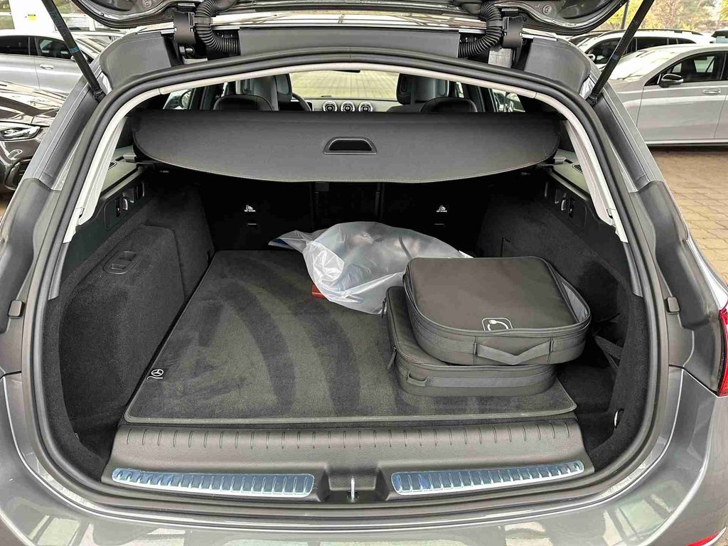 Mercedes-Benz C 300 2025