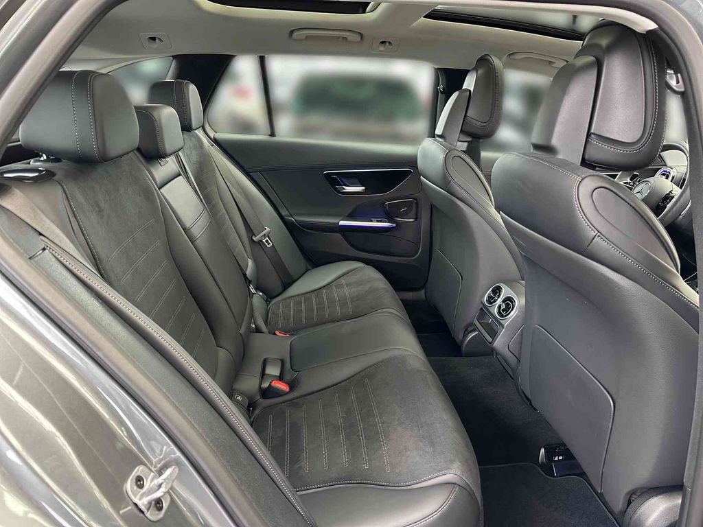 Mercedes-Benz C 300 2025