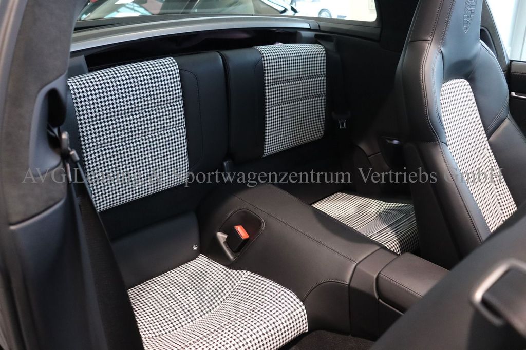 Porsche 992 2024