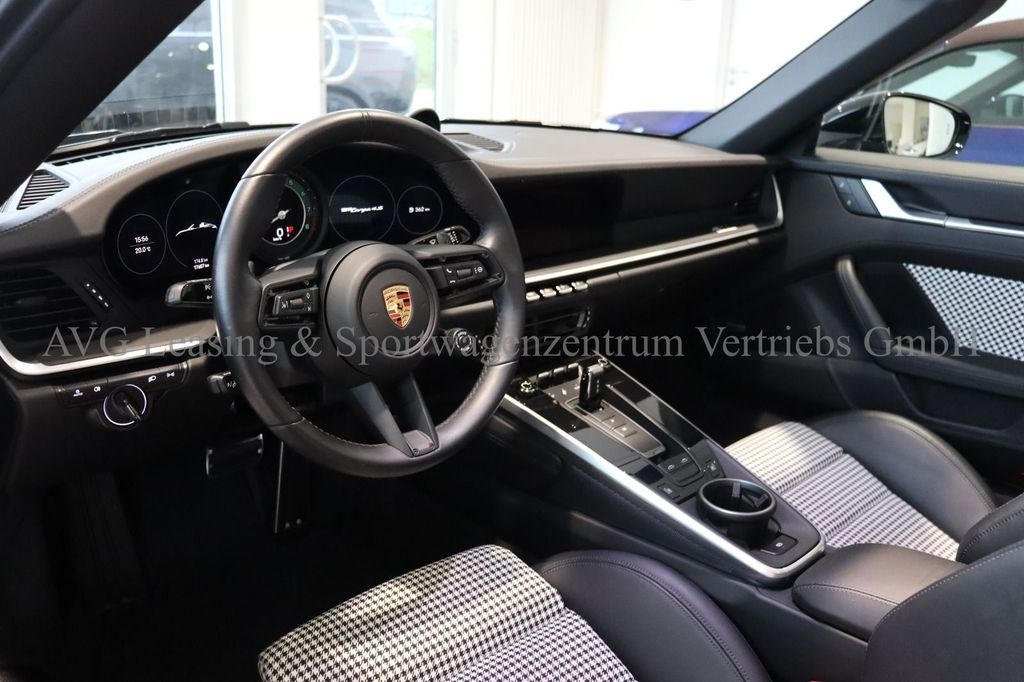 Porsche 992 2024