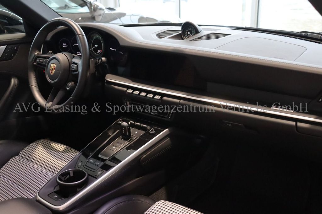 Porsche 992 2024
