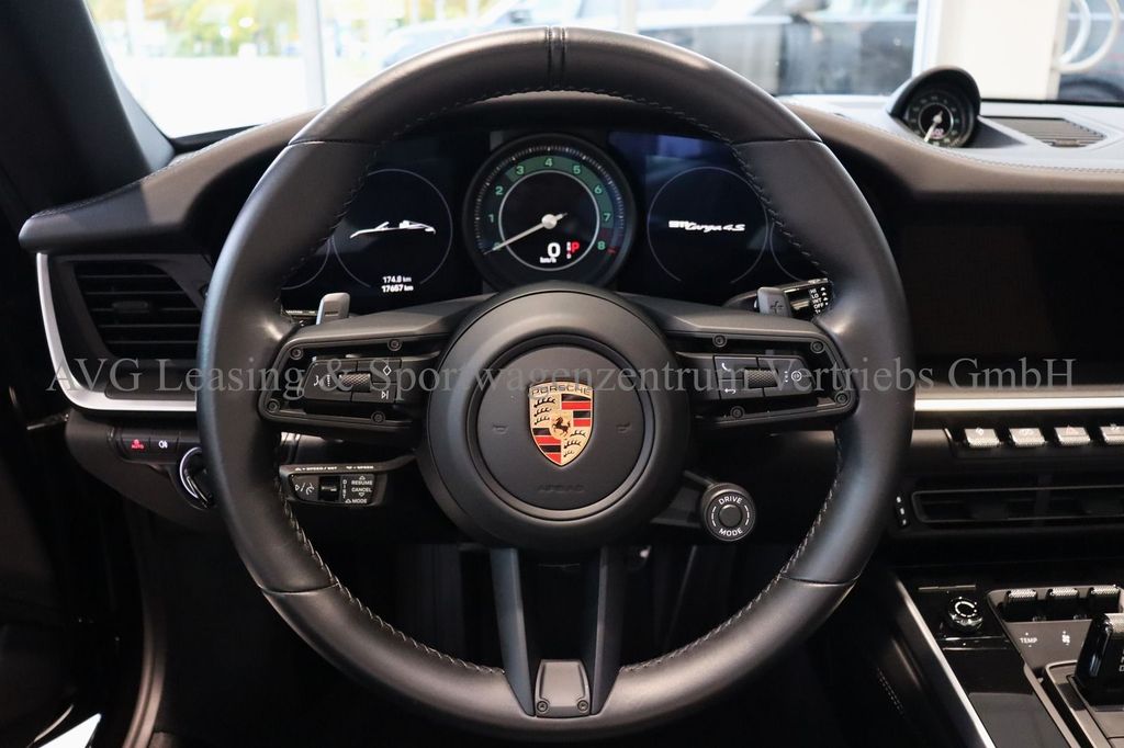 Porsche 992 2024