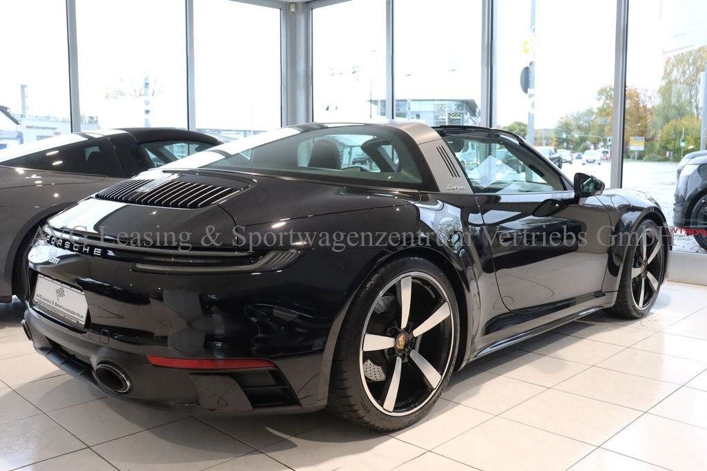 Porsche 992 2024