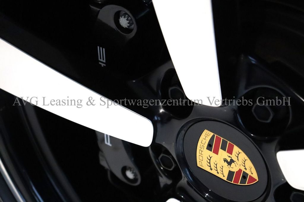 Porsche 992 2024