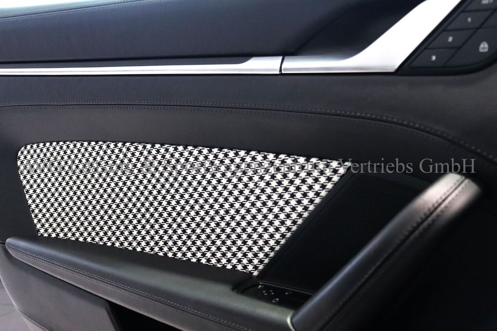 Porsche 992 2024