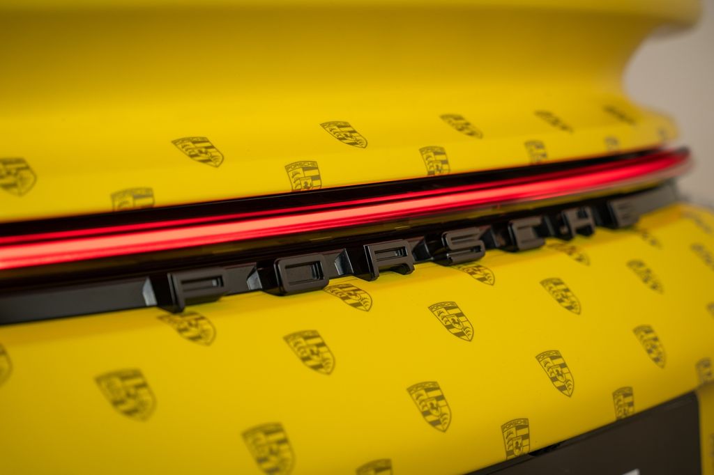 Porsche 992 2023