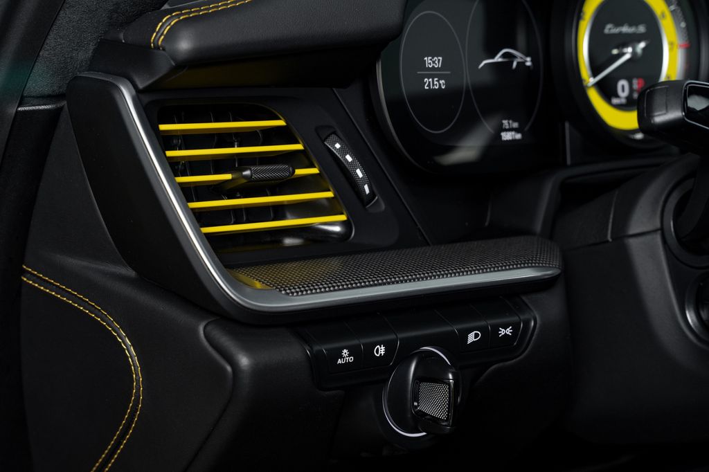 Porsche 992 2023