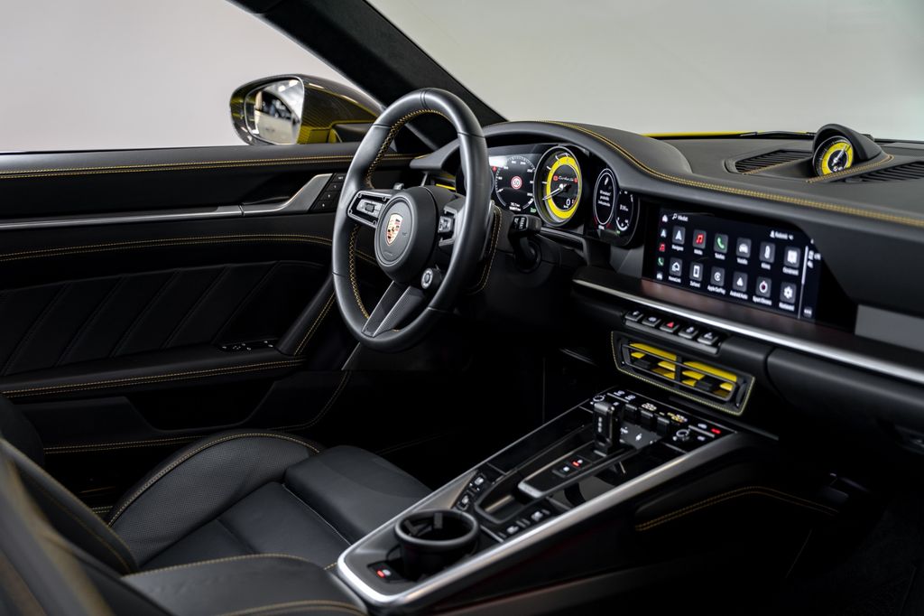Porsche 992 2023