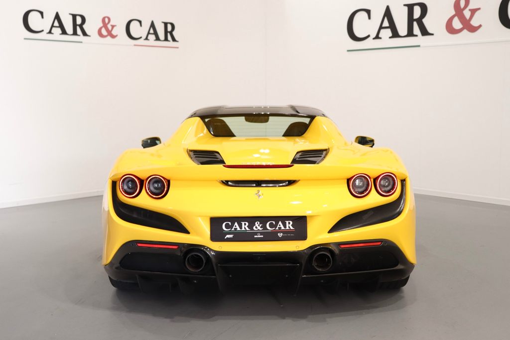Ferrari F8 2021