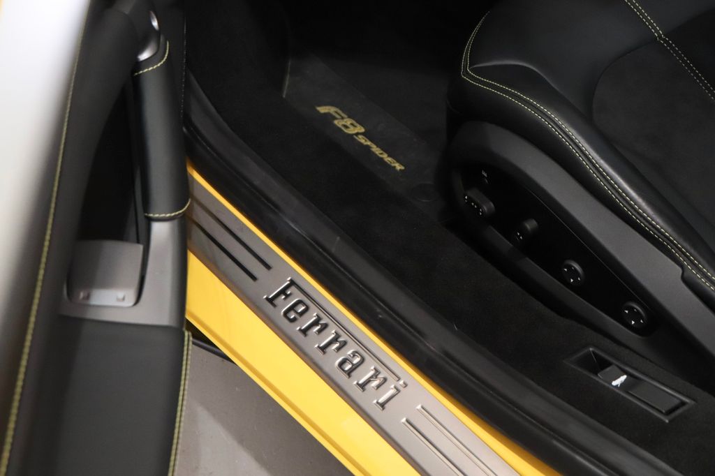 Ferrari F8 2021