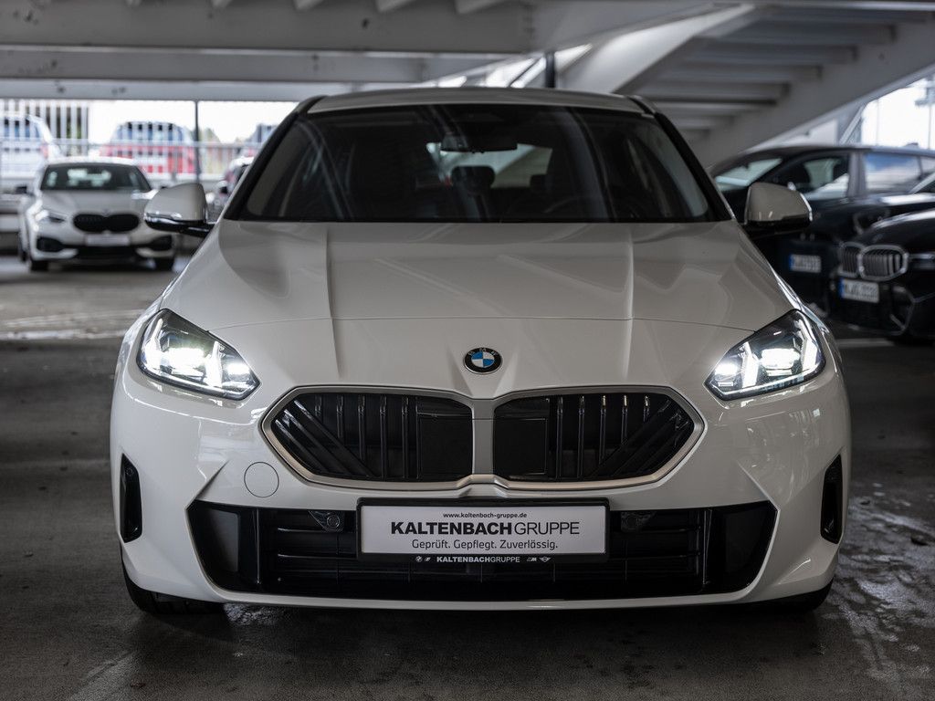 BMW 120 2024