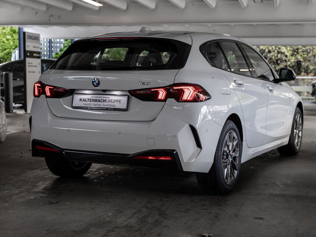 BMW 120 2024