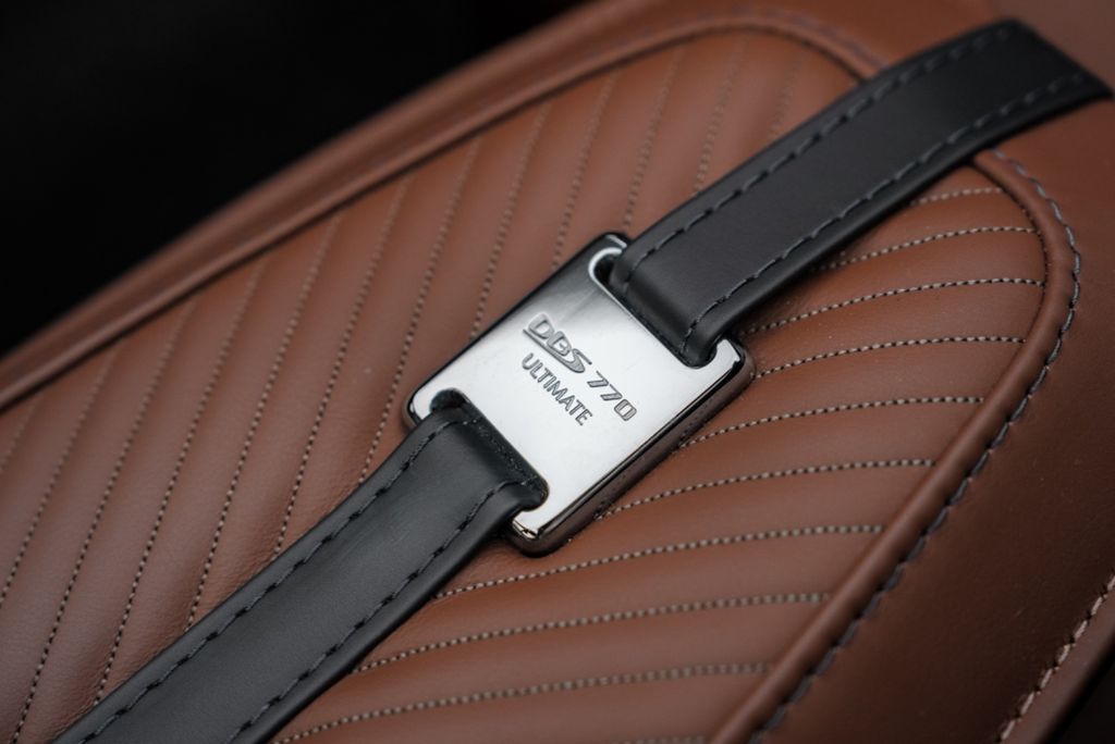 Aston Martin DBS 2023