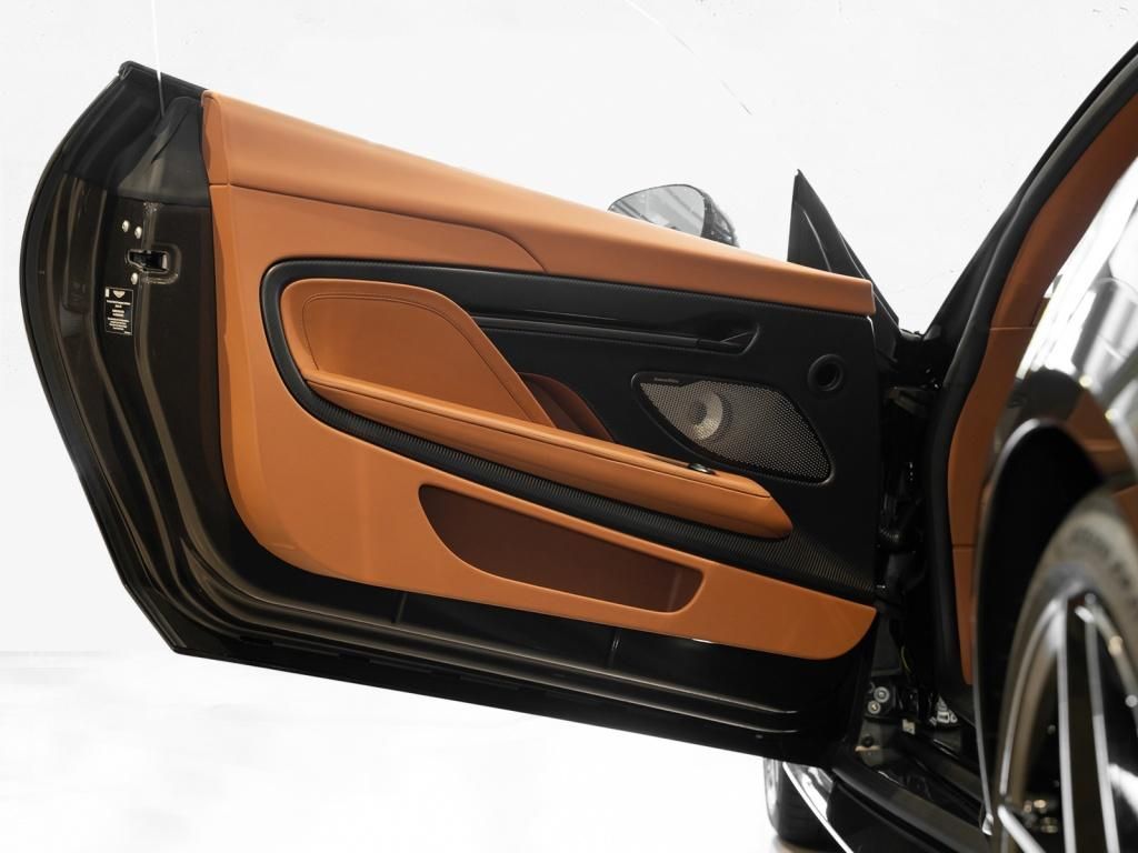 Aston Martin Vanquish 2025