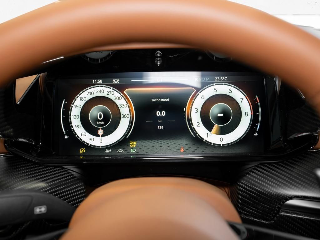 Aston Martin Vanquish 2025