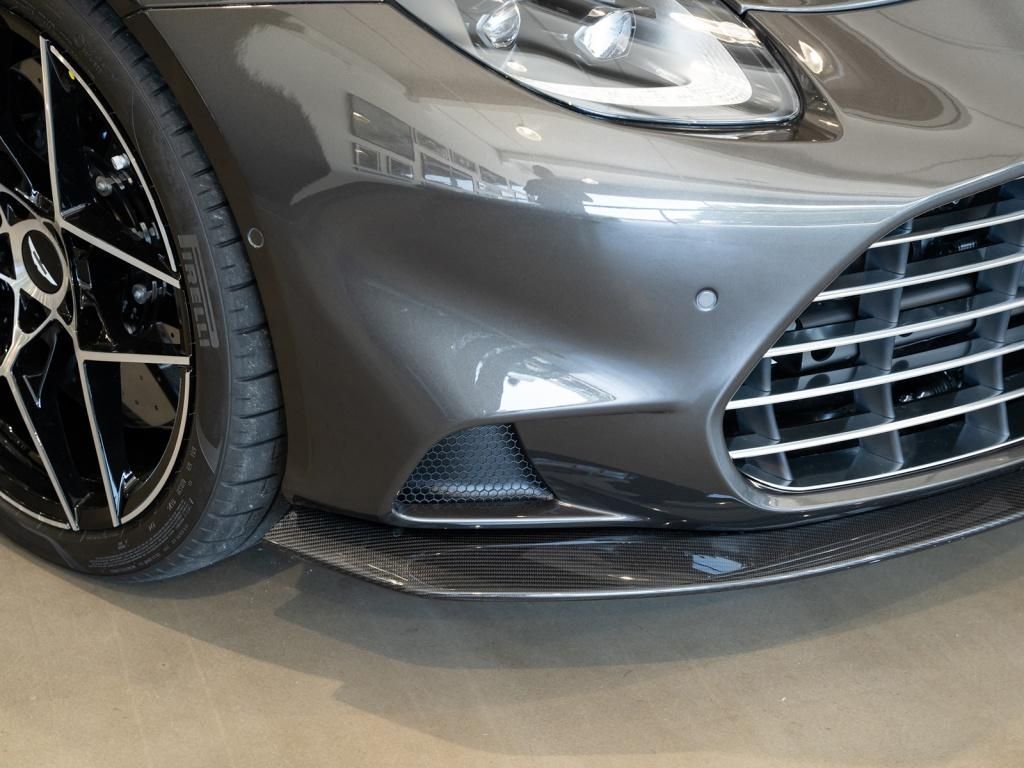 Aston Martin Vanquish 2025